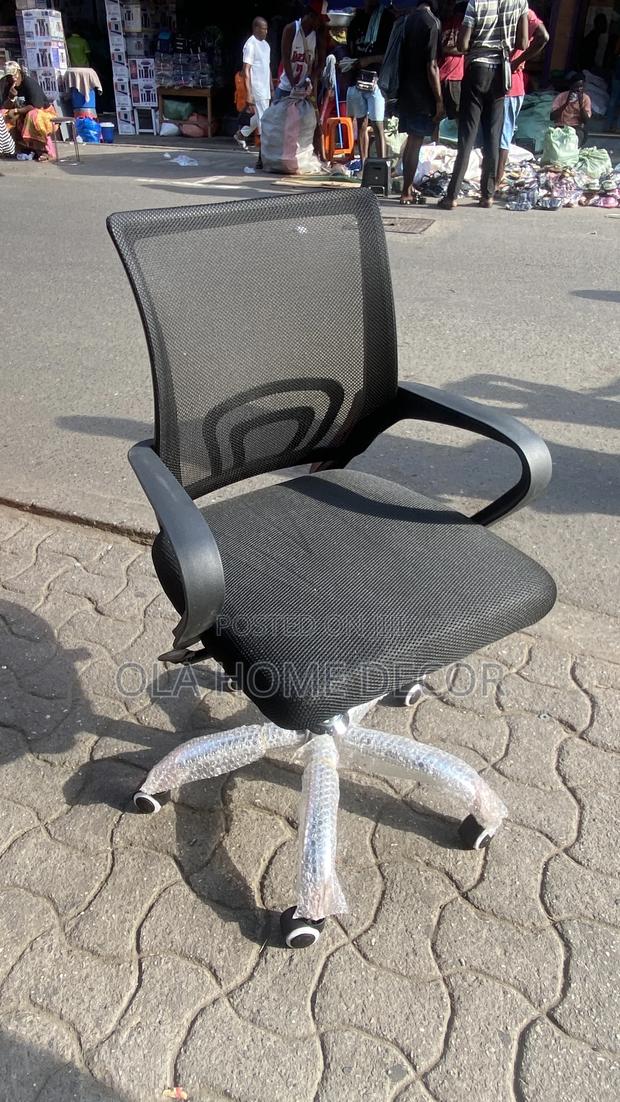 Swivel Chair · Photo 4