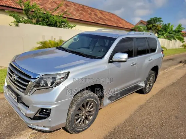 Toyota Land Cruiser Prado 2.7 i 2013 Silver · Photo 1
