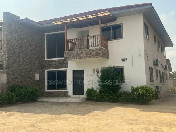 4bdrm House in Bronko Housing, Tema Metropolitan for rent · Photo 2