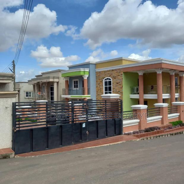 4bdrm House in Brother K Estate, Kumasi Metropolitan for sale · Photo 4