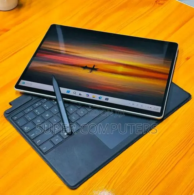 New Laptop Microsoft Surface Pro 16GB Intel Core i7 SSD 512GB · Photo 1