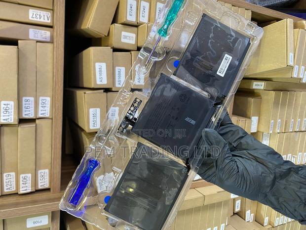 A2171 Laptop Battery for Macbook Pro 13-Inch A2159 A2289 · Photo 1