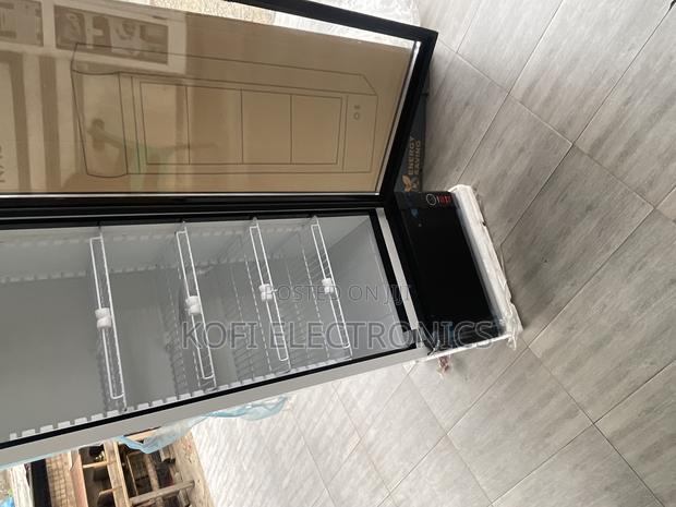Nasco 298l Commercial Beverage Refrigerator With Led Lights · Photo 2