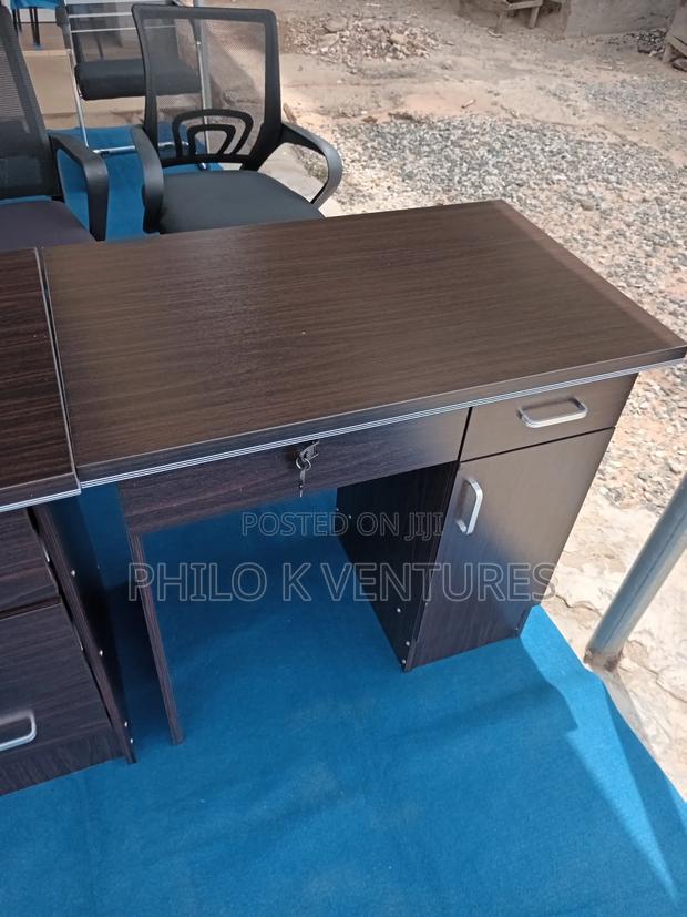 Table for Teachers in Classrooms · Photo 1