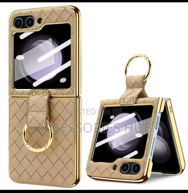 Z Flip 5 and 6 Cases · Photo 1