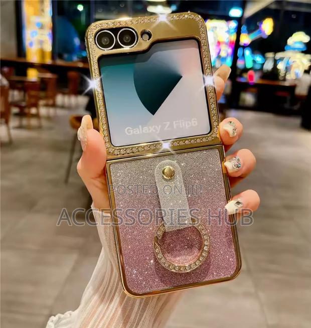 Z Flip 5 and 6 Cases · Photo 3