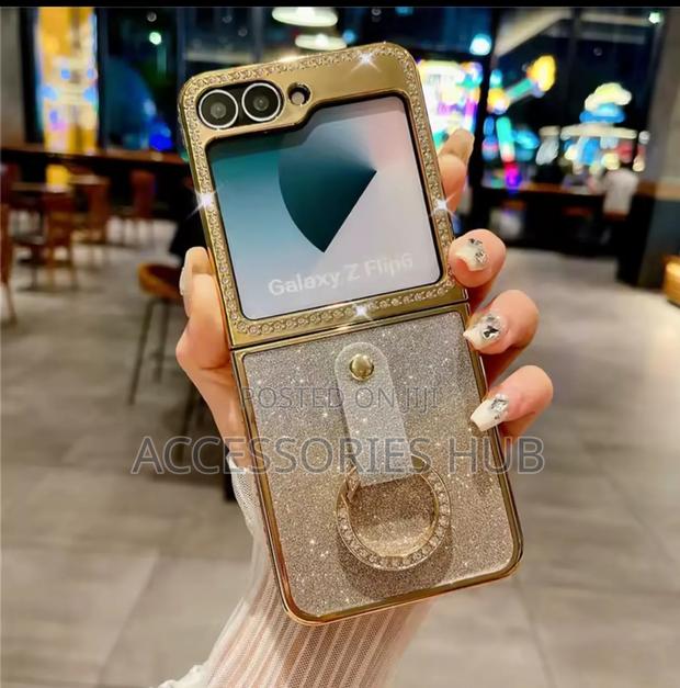 Z Flip 5 and 6 Cases · Photo 4