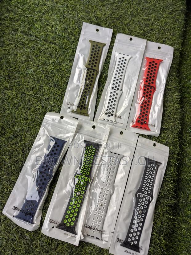 Apple Watch Doted Straps · Photo 1