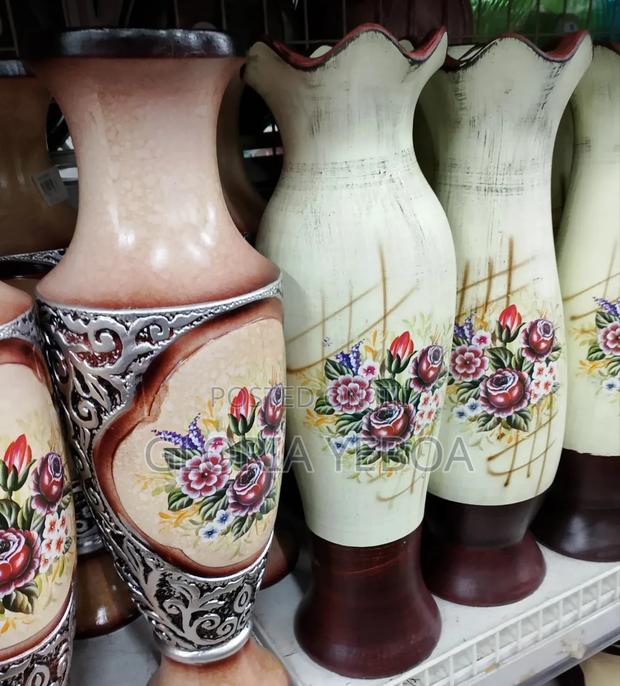 Flower Vase · Photo 4