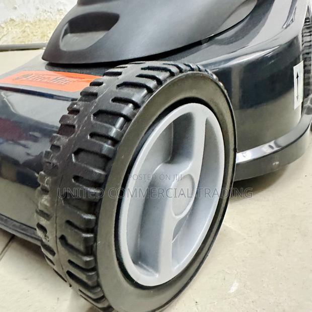 Electric Lawn Mower · Photo 3
