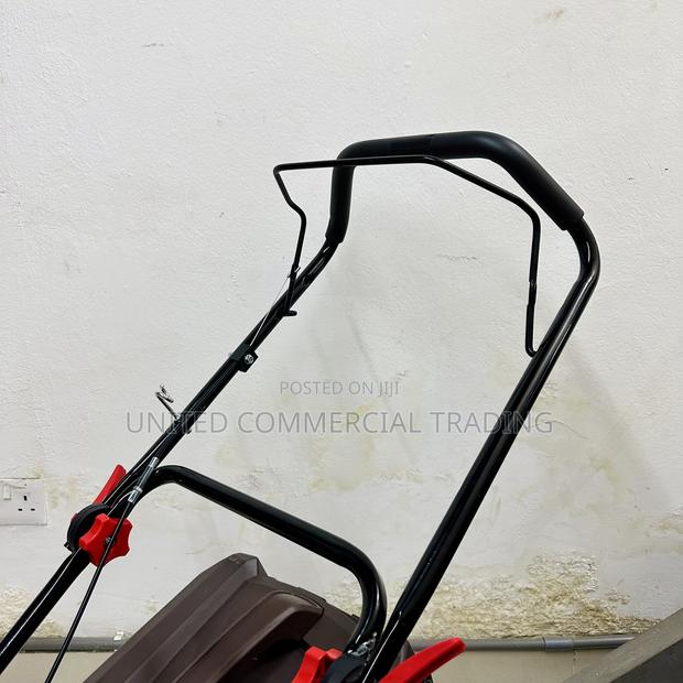 Gasoline Lawn Mower · Photo 8
