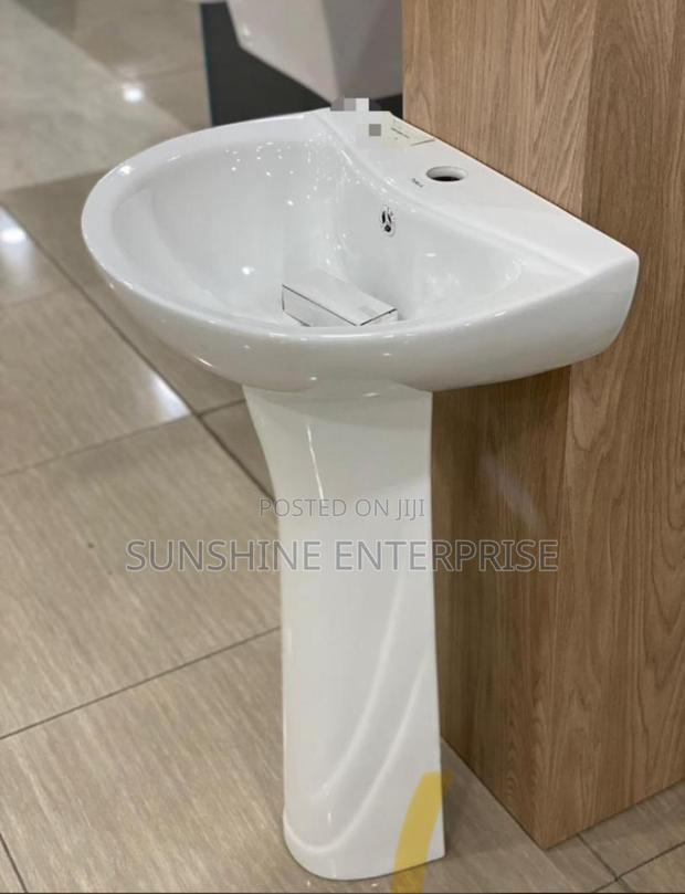 Basin and Stand · Photo 1