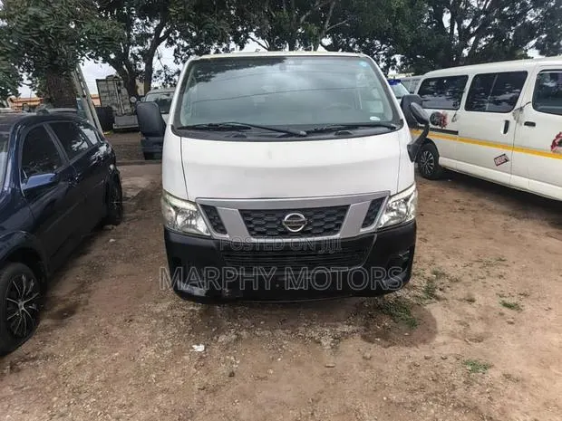 Nissan Caravan (Urvan) 2012 White · Photo 1