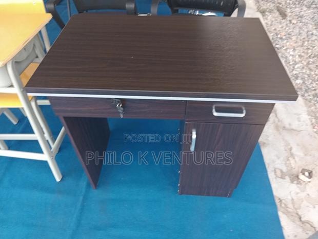 Big Surface Office Table · Photo 1