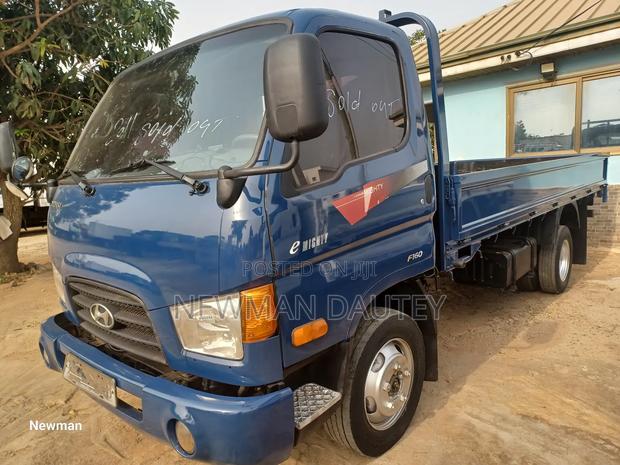 Hyundai Mighty E Blue · Photo 2