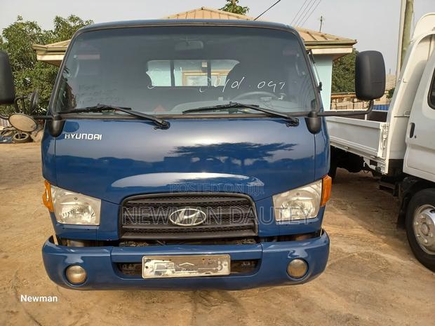 Hyundai Mighty E Blue · Photo 3