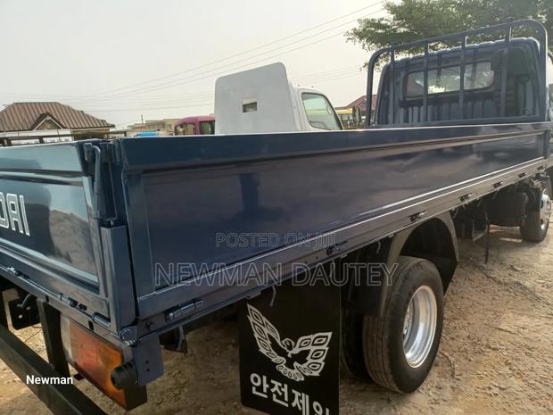 Hyundai Mighty E Blue · Photo 5