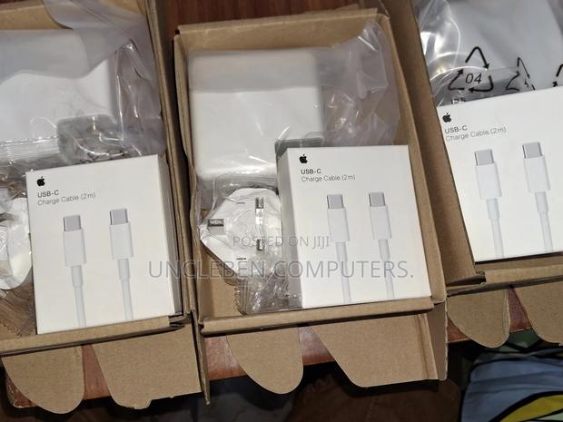 Type C Charger for Mac Book 61w · Photo 2
