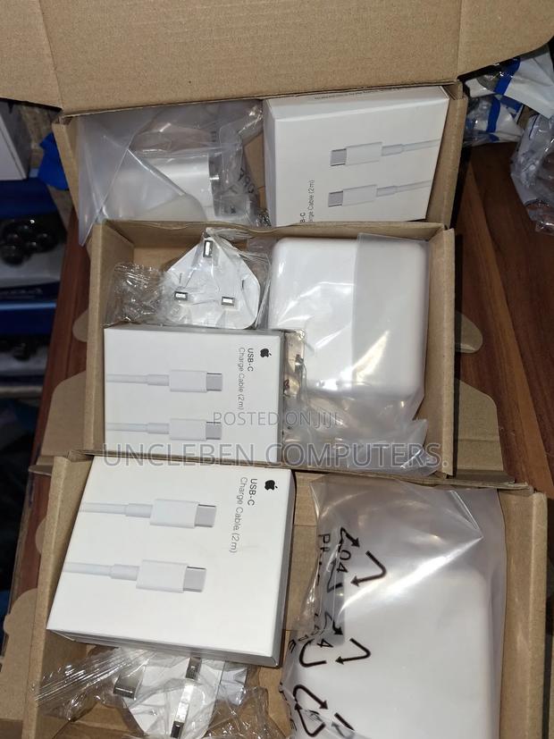 Type C Charger for Mac Book 61w · Photo 3