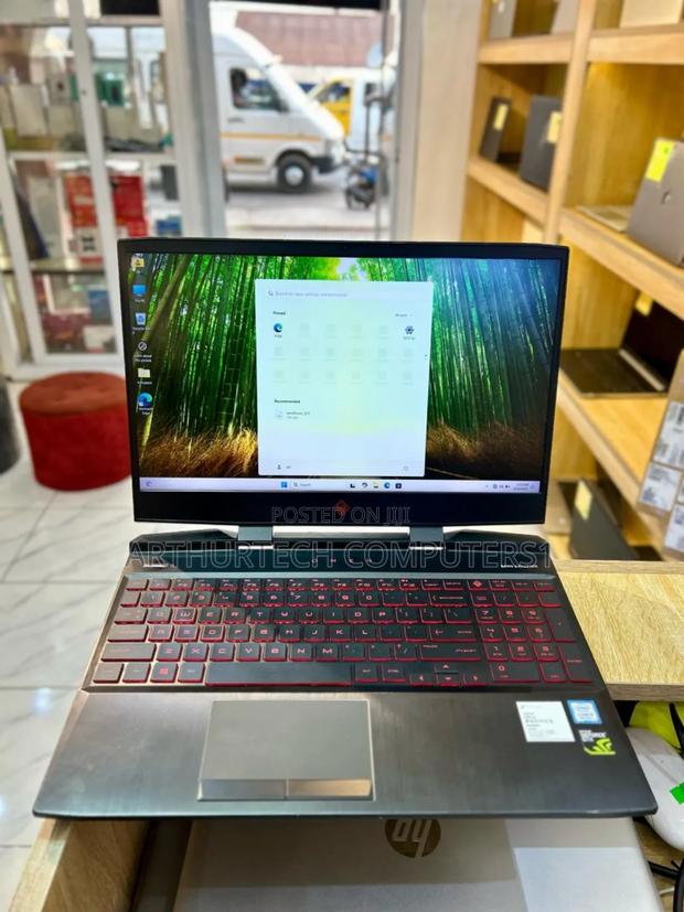 Laptop HP Omen 15 8GB Intel Core I5 HDD 1T · Photo 2