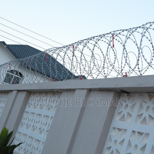 Razor Wire Installation Nation Wide · Photo 6
