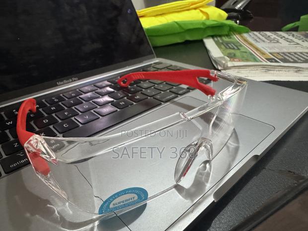 Safety Spectacle · Photo 2