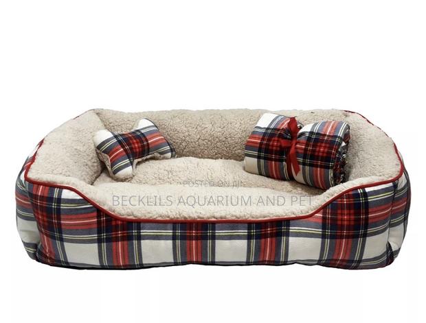 Square Face Cotton Dog Bed · Photo 2