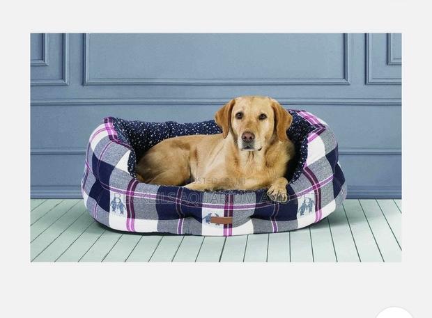Deluxe Slumber Dog or Cat Bed · Photo 1