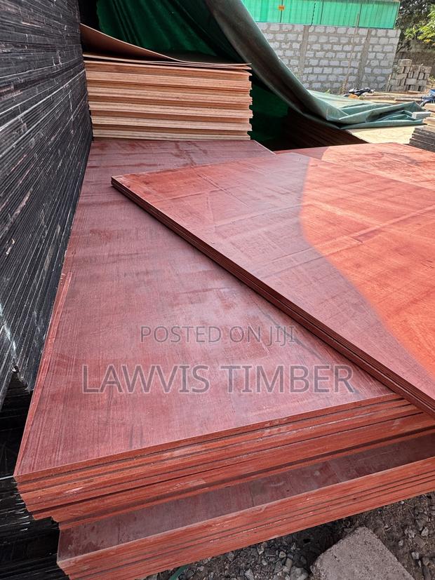 3 Star Marine Plywood / Standard / 18mm // · Photo 1