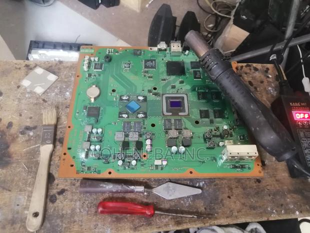 Repair Your Game Consoles · Photo 1