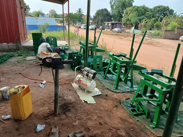 Durable Affordable Block Machine · Photo 3