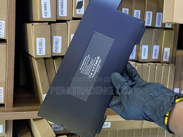 Laptop Battery Compatible With Apple A1245 Macbook Air 13 · Photo 1