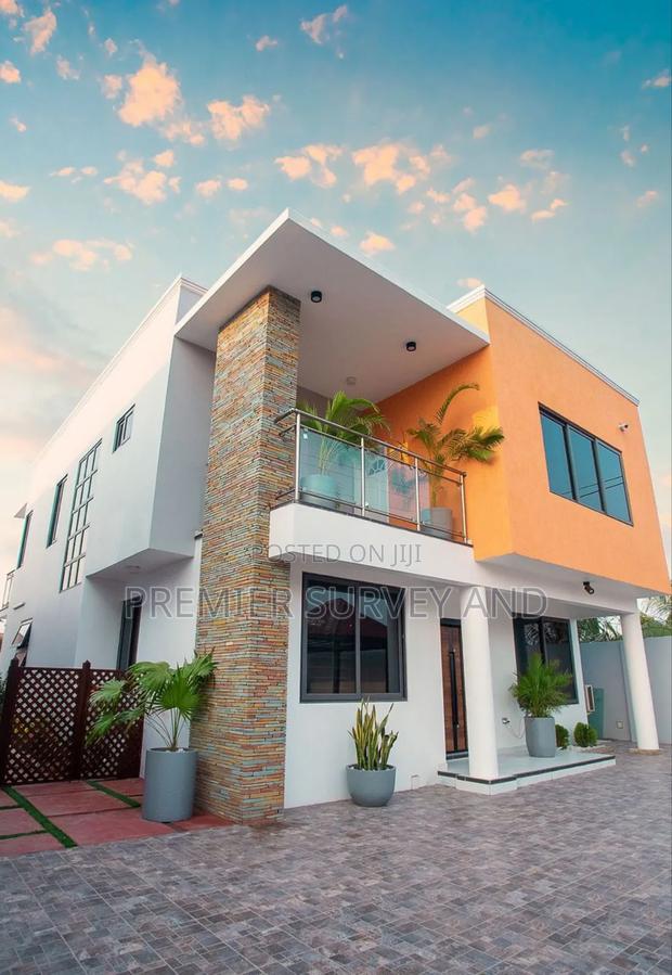 Building Construction Company · Photo 1