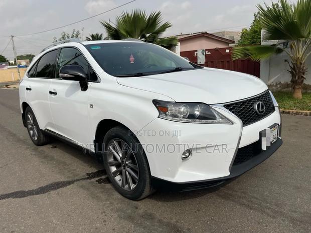Rent Lexus Rx 350 · Photo 3