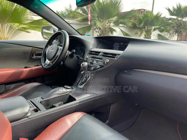 Rent Lexus Rx 350 · Photo 6