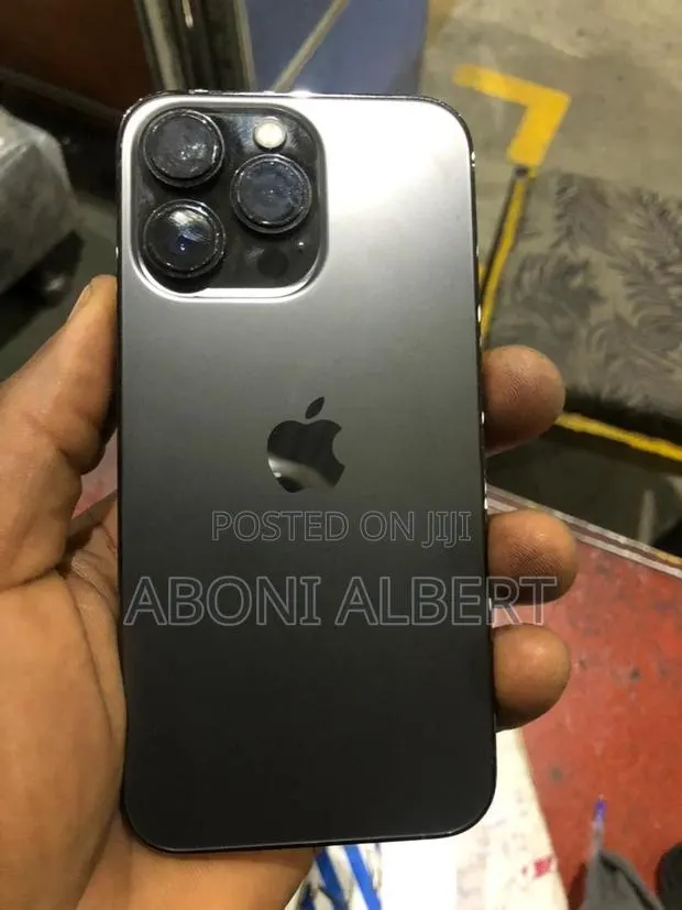 Apple iPhone 13 Pro 128 GB Black · Photo 1