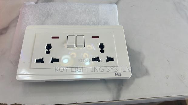 Ms Double Socket White · Photo 1