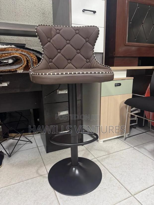 High Stool Seat. · Photo 1