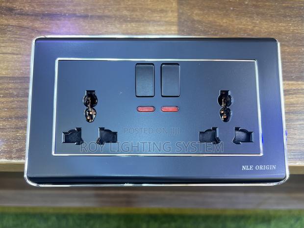 Nle Double Socket · Photo 1