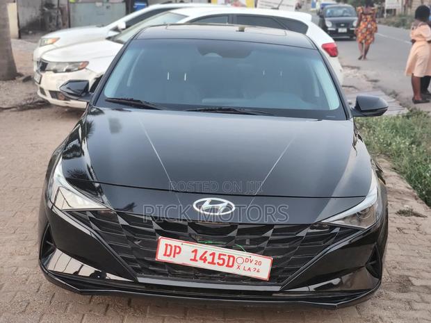 Hyundai Elantra Limited 2021 Black · Photo 5