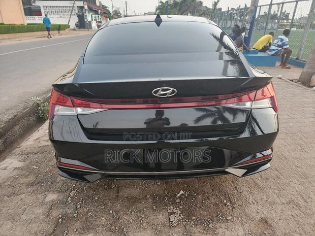 Hyundai Elantra Limited 2021 Black · Photo 8