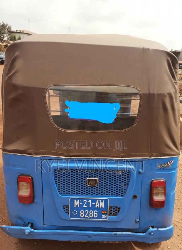 Bajaj RE 2021 Blue · Photo 2
