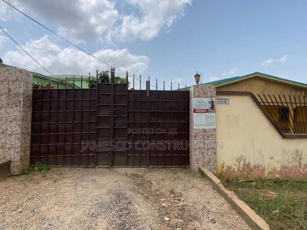 Furnished 4bdrm Bungalow in Accra Doboro, Akuapim North for sale · Photo 4
