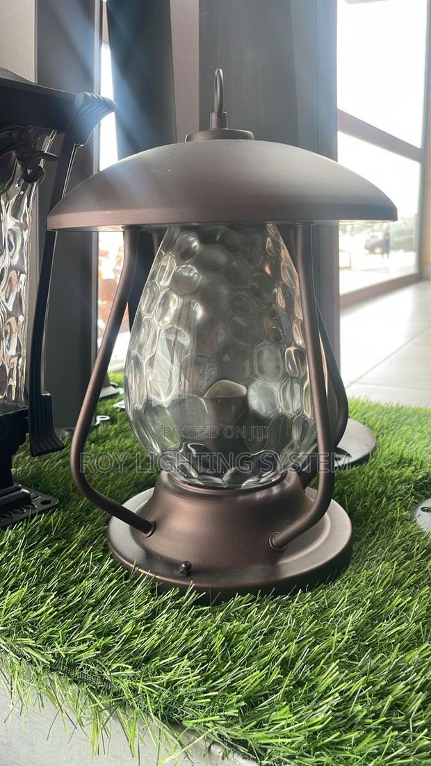 Front Gate Pillar Light · Photo 1
