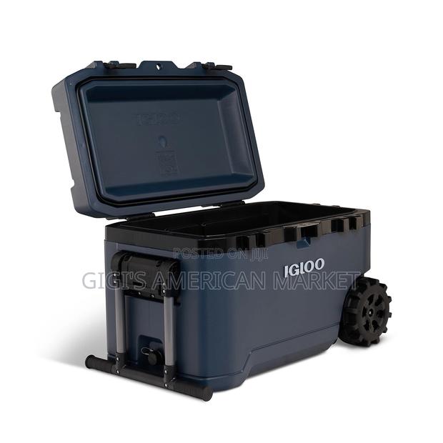 Igloo Rugged Performance 75 Roller Cooler · Photo 3