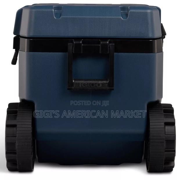 Igloo Rugged Performance 75 Roller Cooler · Photo 8