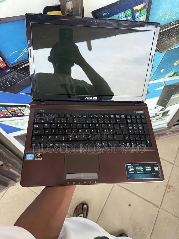 Laptop Asus K53SV 8GB Intel Core i7 HDD 500GB · Photo 1