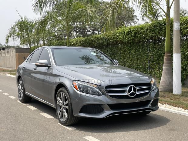 Mercedes-Benz C300 Luxury 4dr RWD Sedan (2.0L 4cyl 7A) 2015 Gray · Photo 3