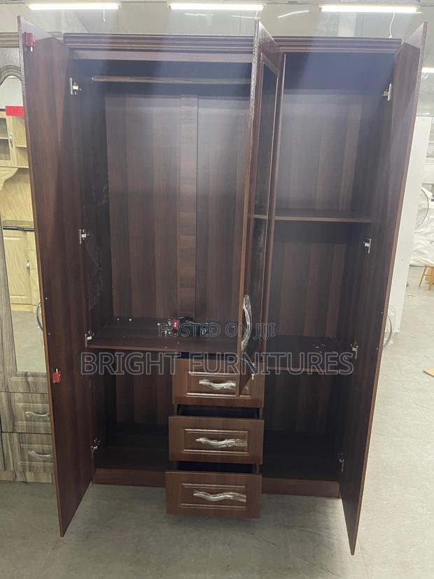 Modern Design Clothes Wardrobe With Mirror and Drawers · Photo 3