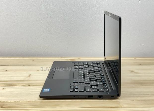 Laptop Dell Latitude 7390 8GB Intel Core I7 SSD 256GB · Photo 3